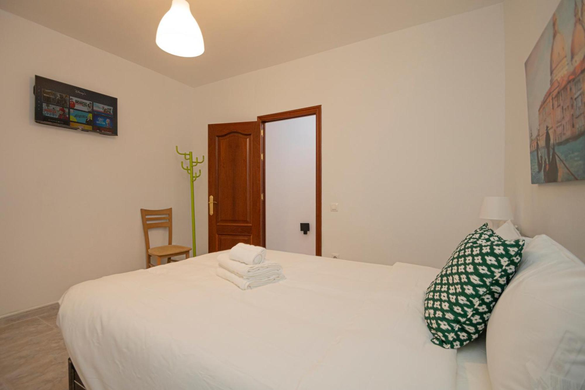 Appartamento 3 Bedroom In The Heart Of Triana *